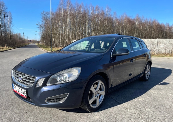 Volvo V60 cena 31900 przebieg: 205000, rok produkcji 2010 z Częstochowa małe 497